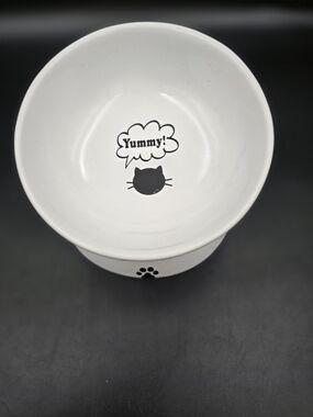 Ceramic Cat Food Bowl - White with 'Yummy!' Design